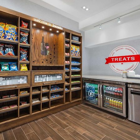 Hampton Inn & Suites By Hilton Toronto Downtown Экстерьер фото