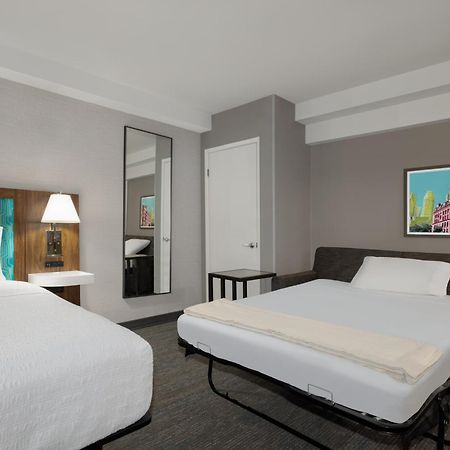 Hampton Inn & Suites By Hilton Toronto Downtown Экстерьер фото
