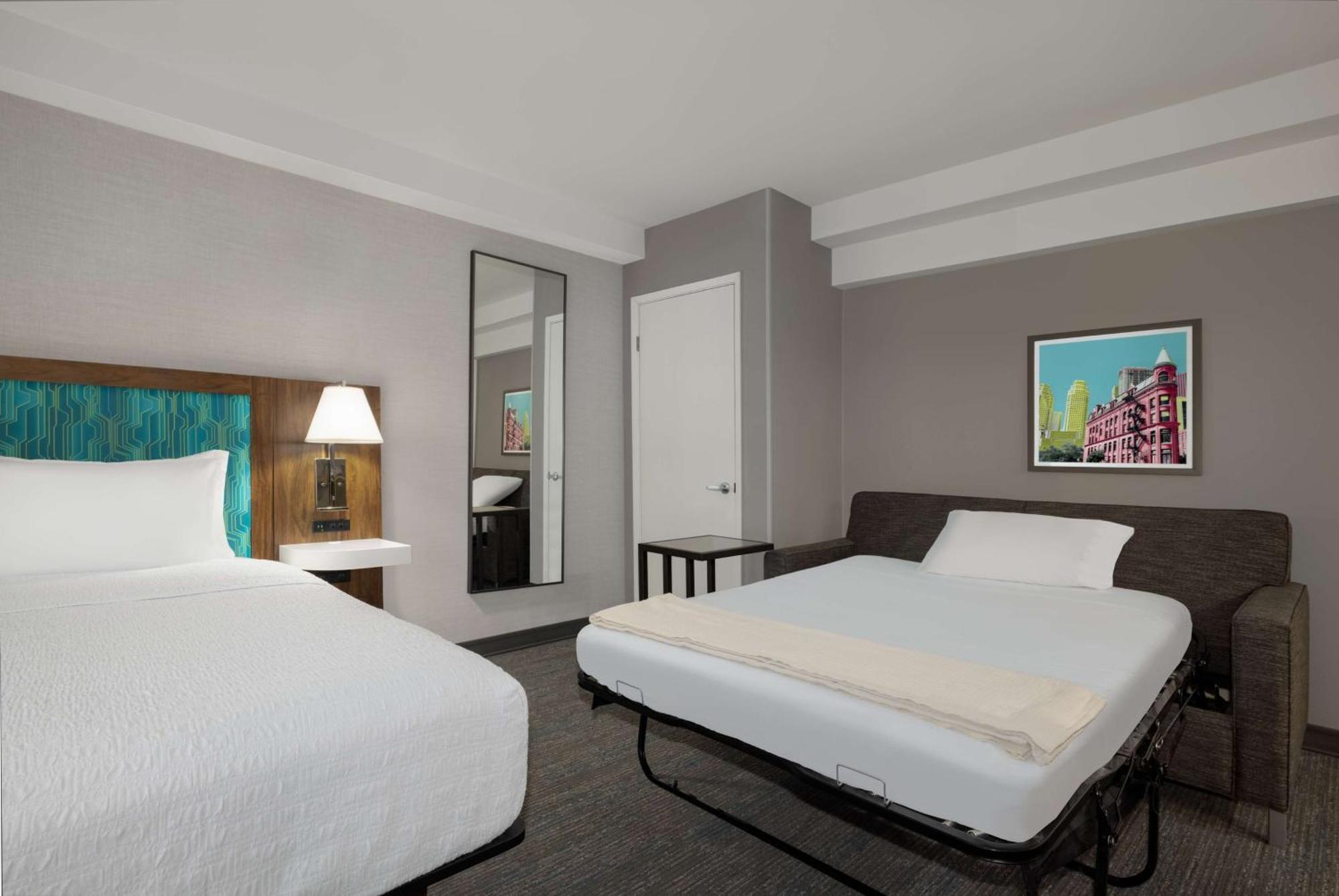 Hampton Inn & Suites By Hilton Toronto Downtown Экстерьер фото