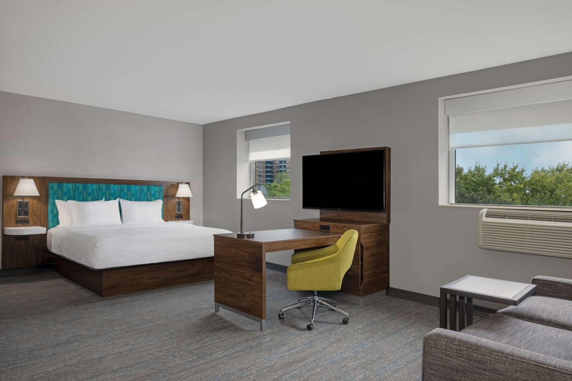 Hampton Inn & Suites By Hilton Toronto Downtown Экстерьер фото