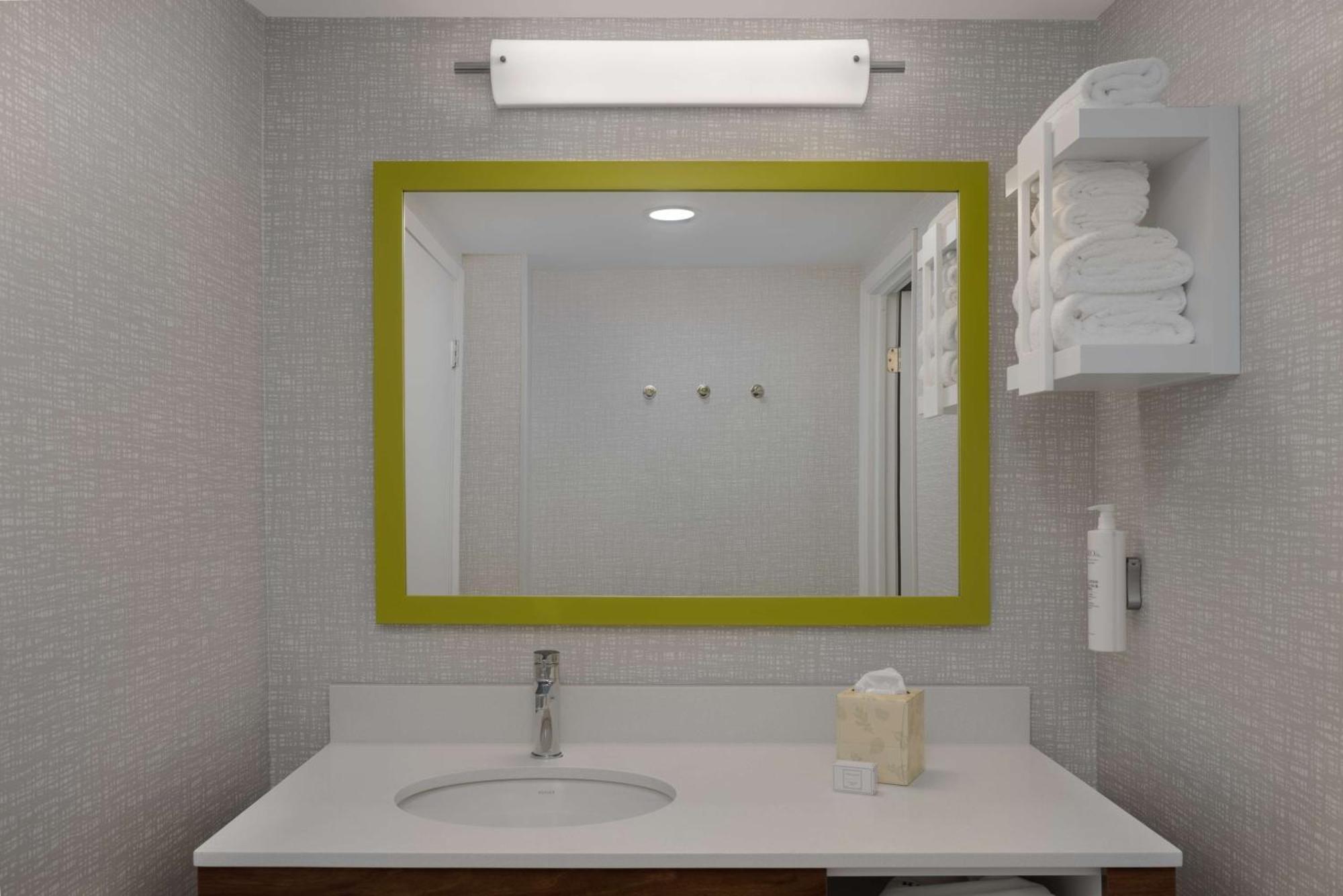 Hampton Inn & Suites By Hilton Toronto Downtown Экстерьер фото