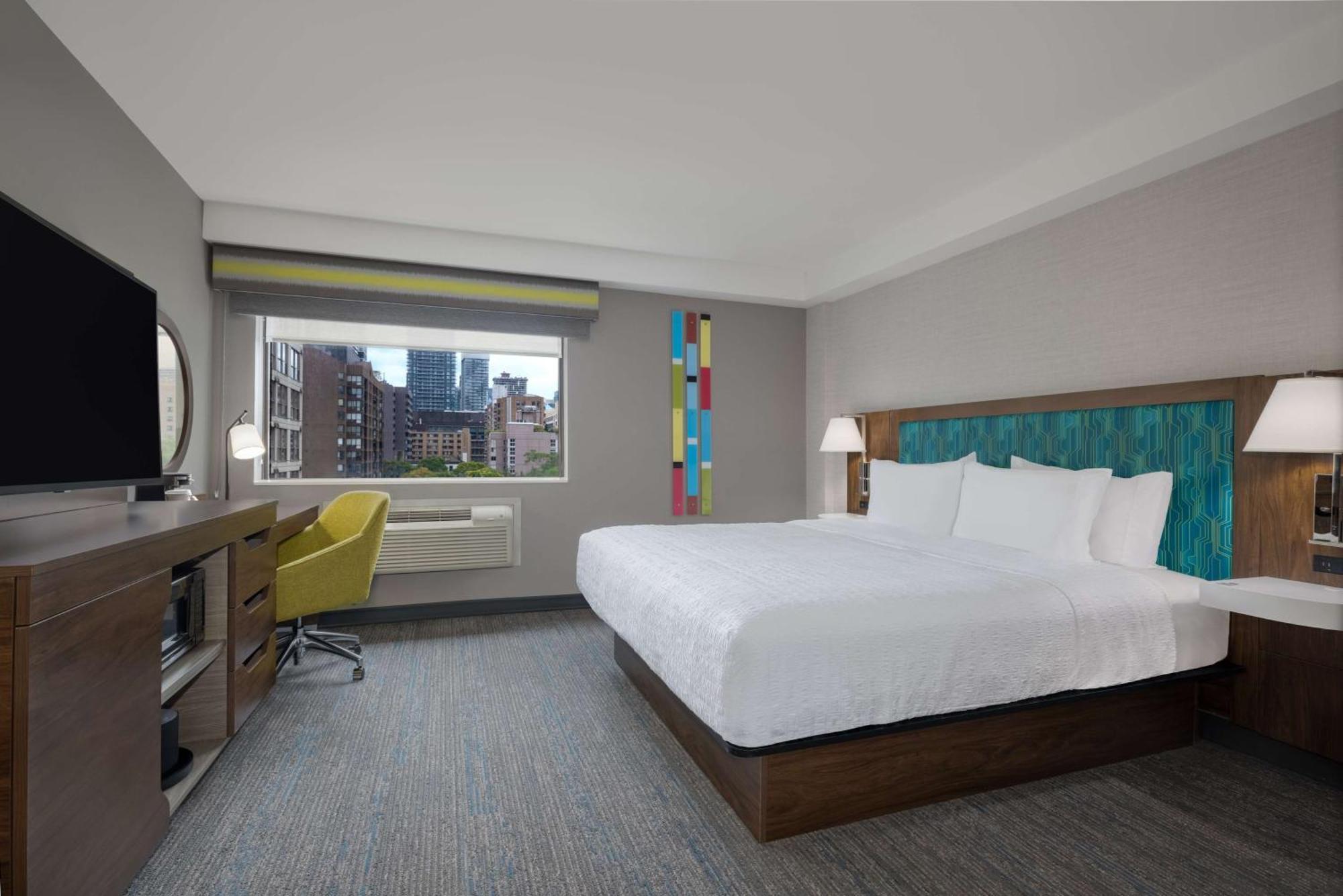 Hampton Inn & Suites By Hilton Toronto Downtown Экстерьер фото