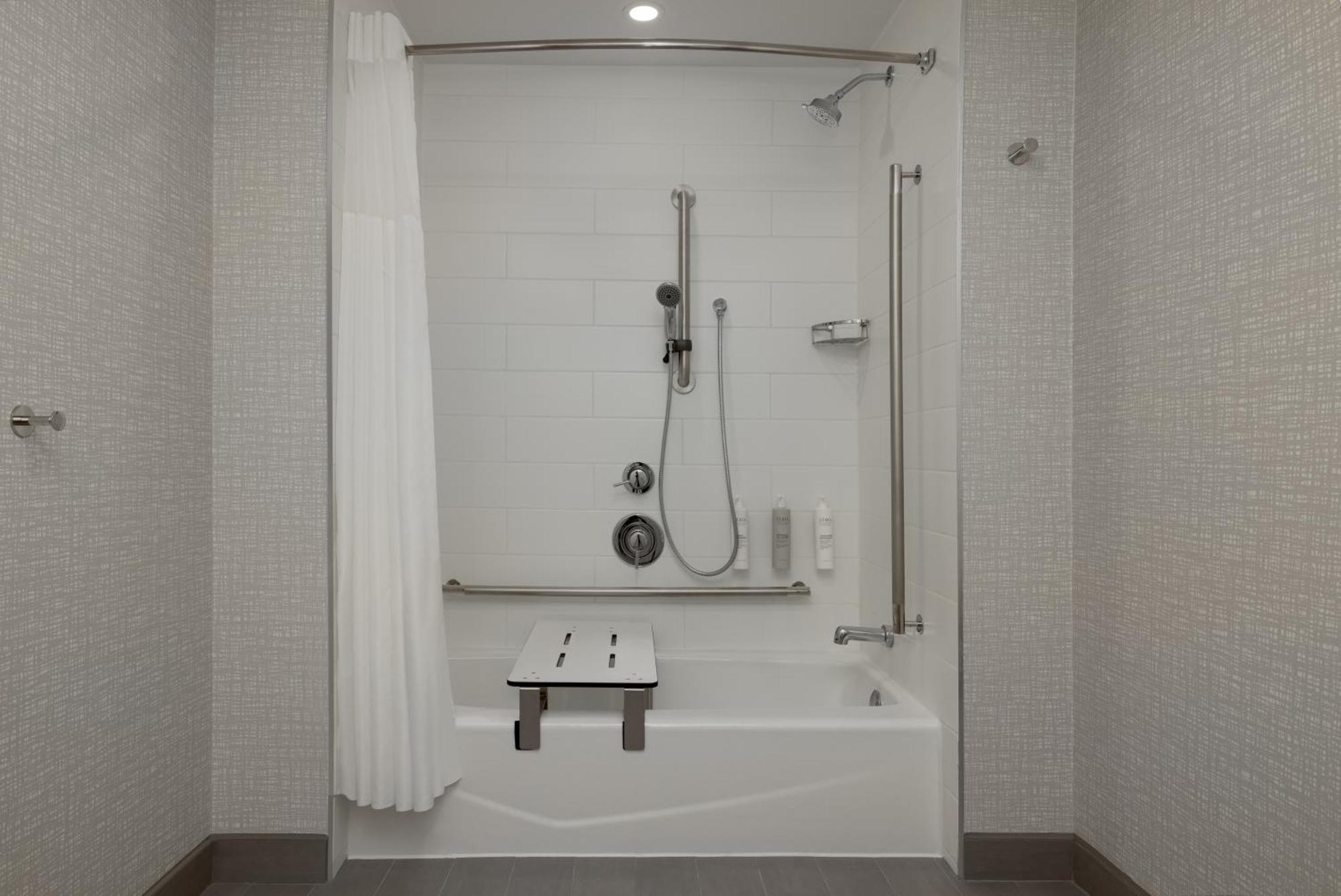 Hampton Inn & Suites By Hilton Toronto Downtown Экстерьер фото