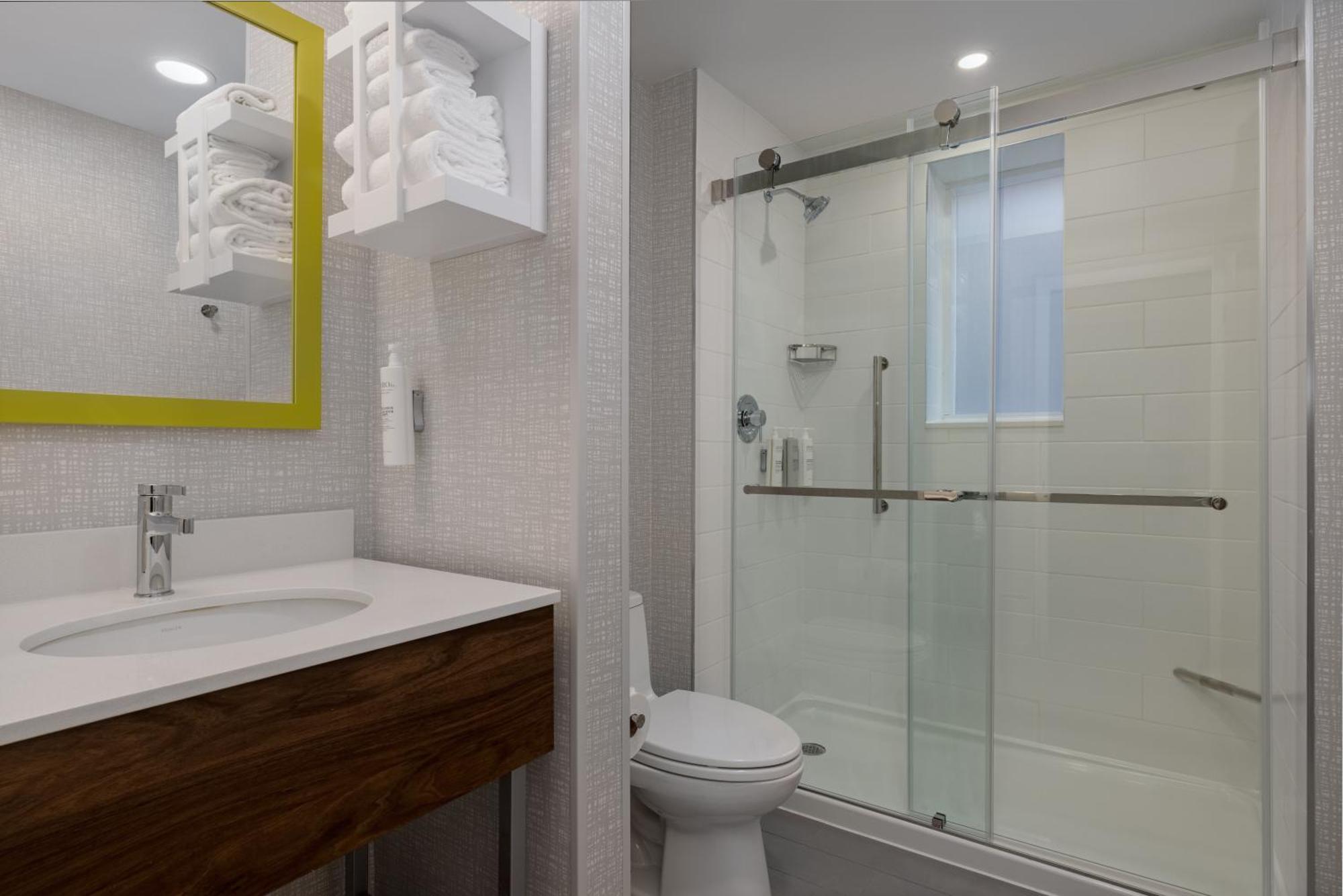 Hampton Inn & Suites By Hilton Toronto Downtown Экстерьер фото
