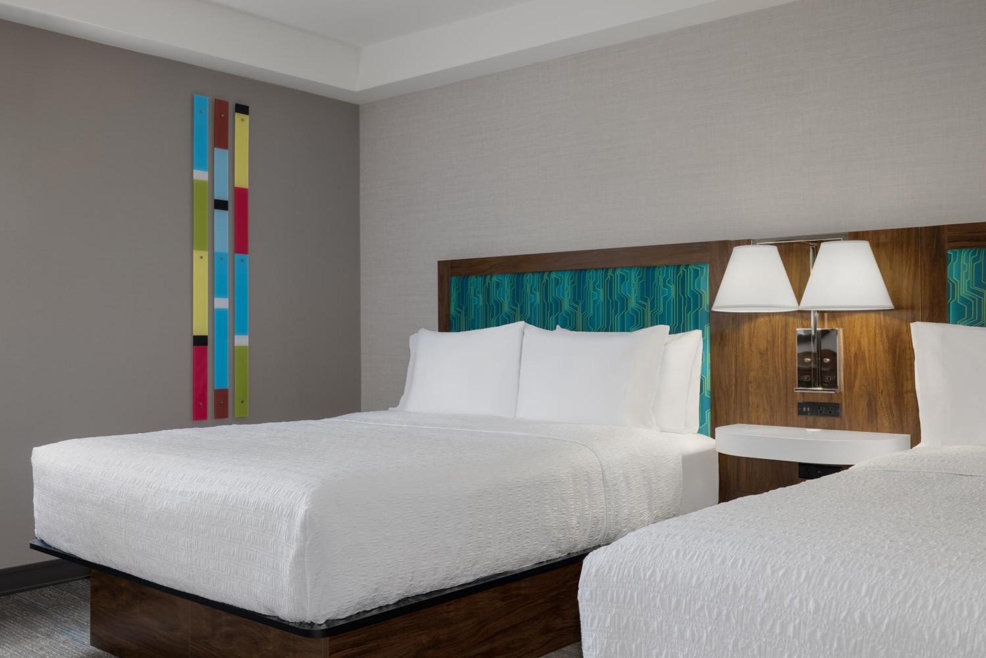 Hampton Inn & Suites By Hilton Toronto Downtown Экстерьер фото