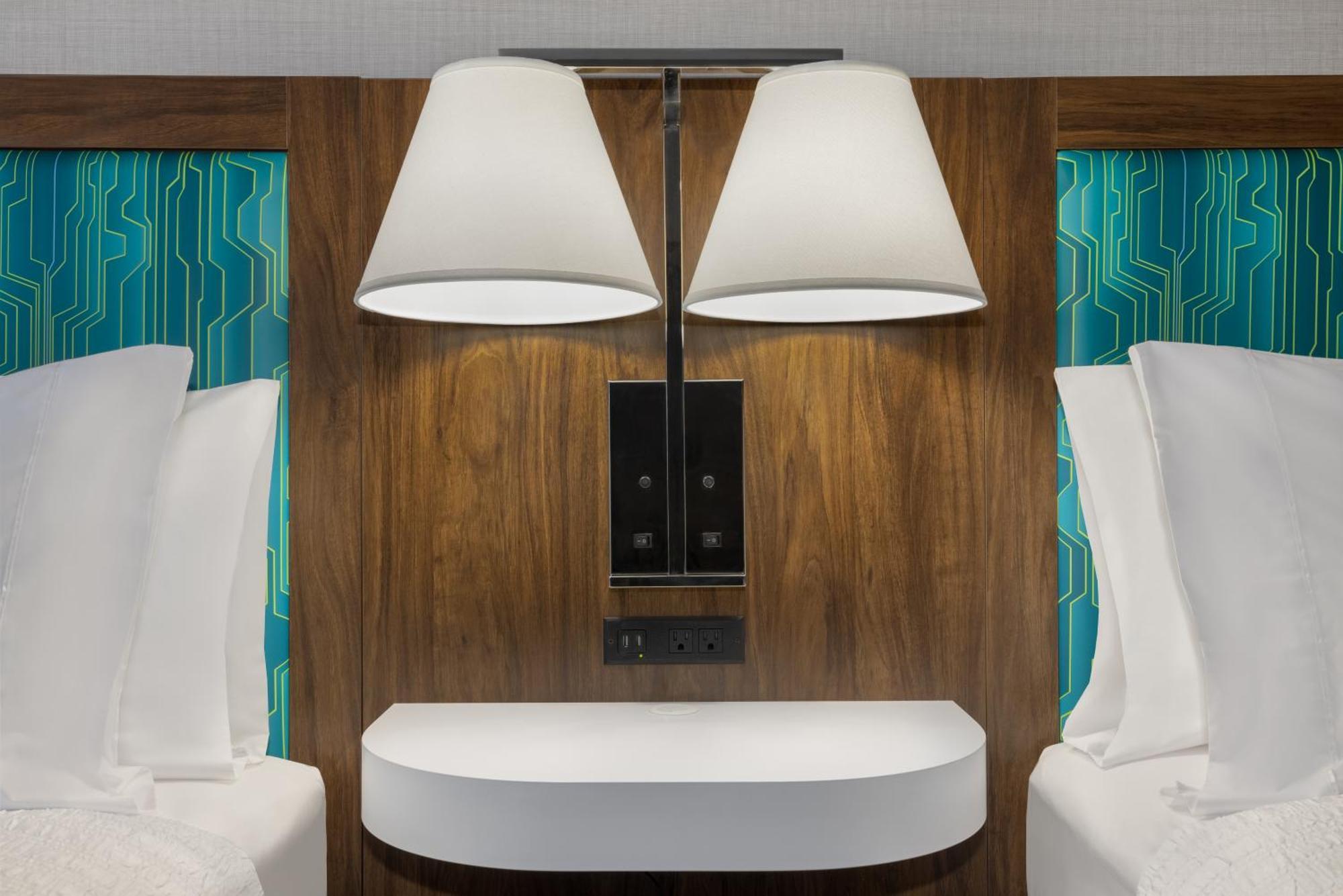Hampton Inn & Suites By Hilton Toronto Downtown Экстерьер фото