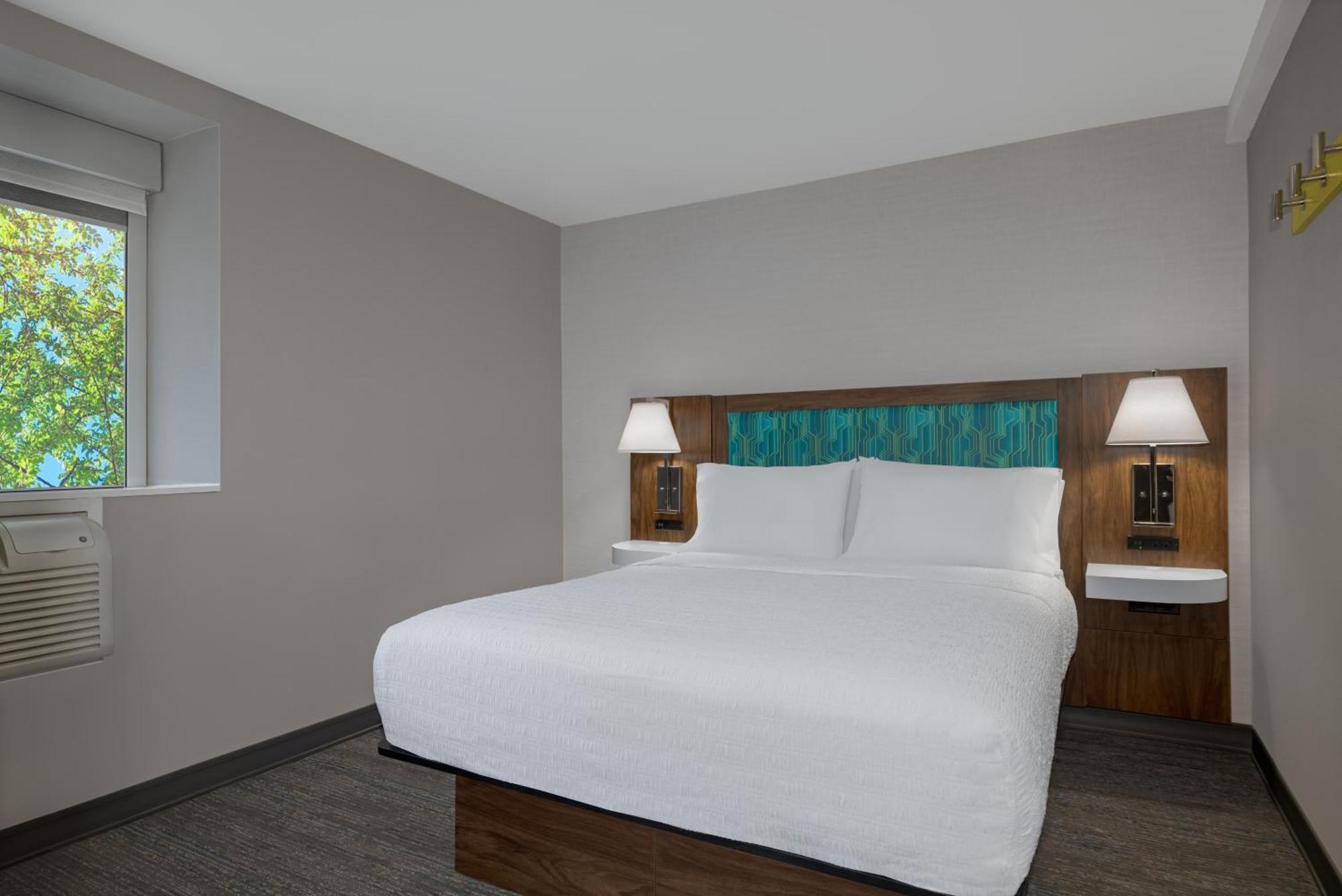 Hampton Inn & Suites By Hilton Toronto Downtown Экстерьер фото
