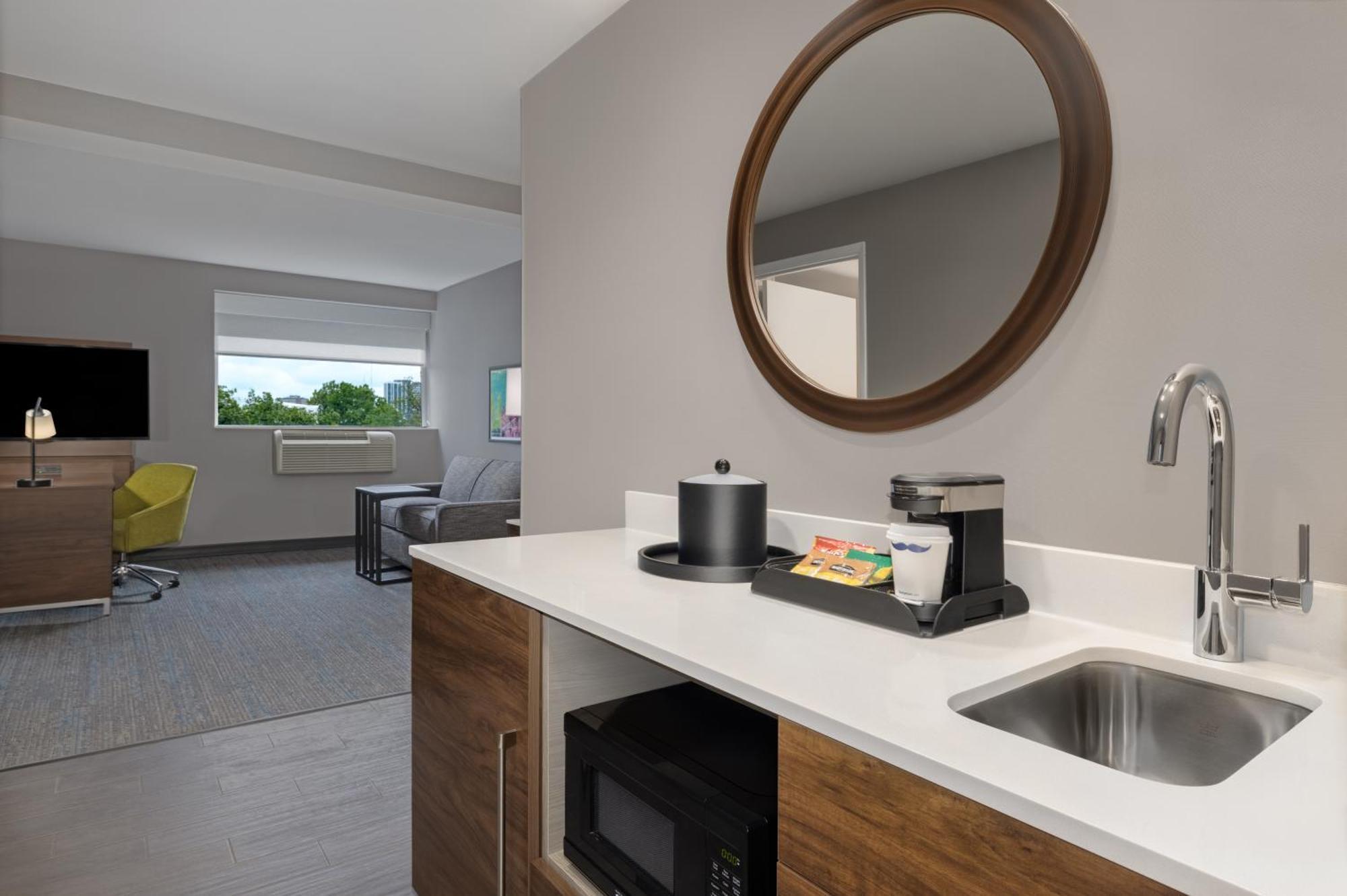 Hampton Inn & Suites By Hilton Toronto Downtown Экстерьер фото
