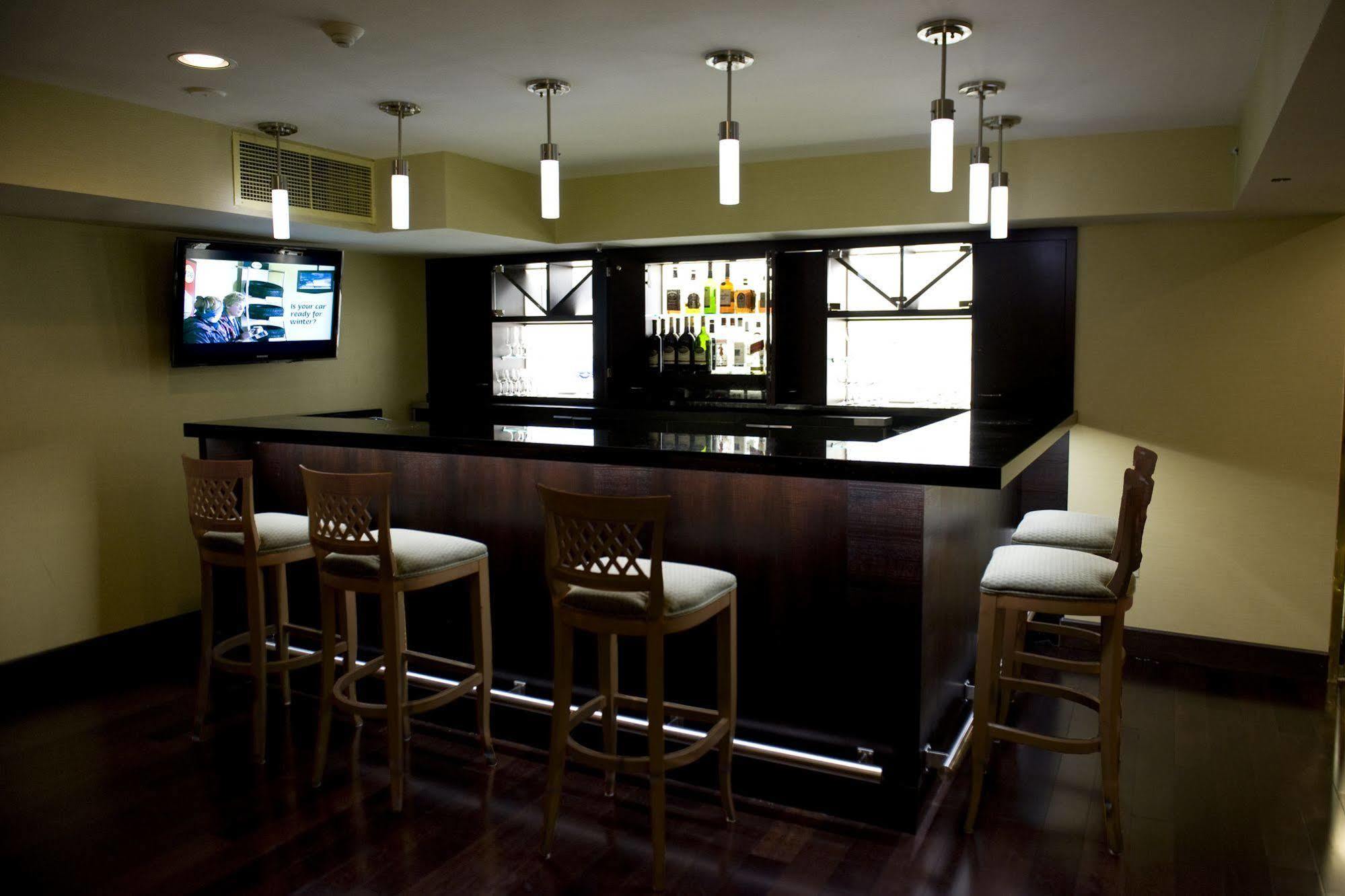 Hampton Inn & Suites By Hilton Toronto Downtown Экстерьер фото