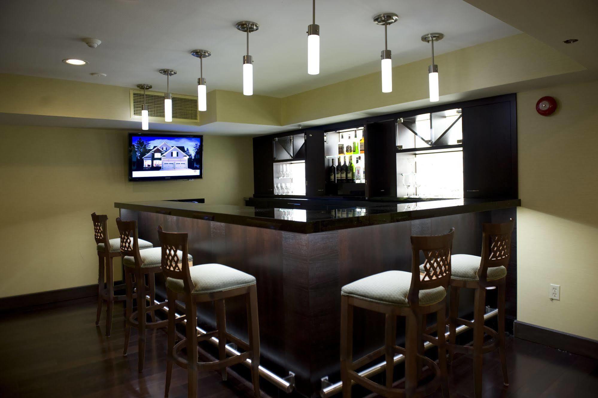 Hampton Inn & Suites By Hilton Toronto Downtown Экстерьер фото