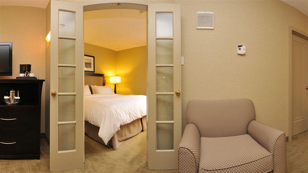 Hampton Inn & Suites By Hilton Toronto Downtown Экстерьер фото